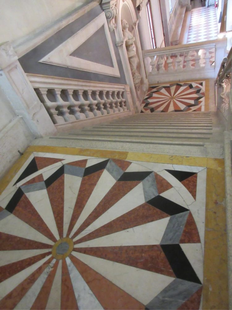 academiastaircases 0332 (750x1000)