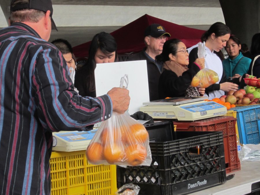 chrismarket2 (900x675)